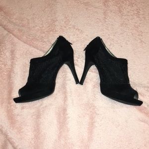 Women’s Lace Heels